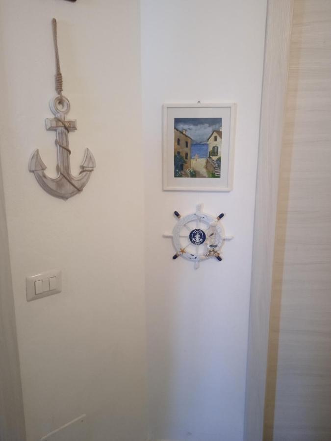 Appartamento Al Lago Da Dany Арона Екстериор снимка